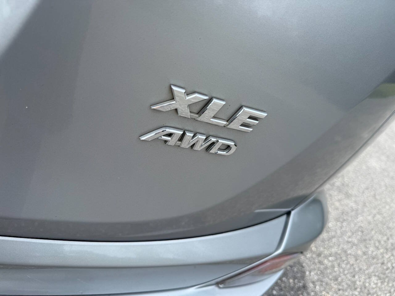 Used 2017 Toyota RAV4 XLE w/ Plus Extra Value Package AWD/4WD image 31