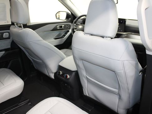 New 2026 Ford Explorer Platinum w/ LUX Leather Package image 34