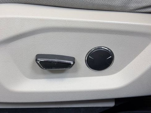 Used 2018 Ford Explorer FWD image 11