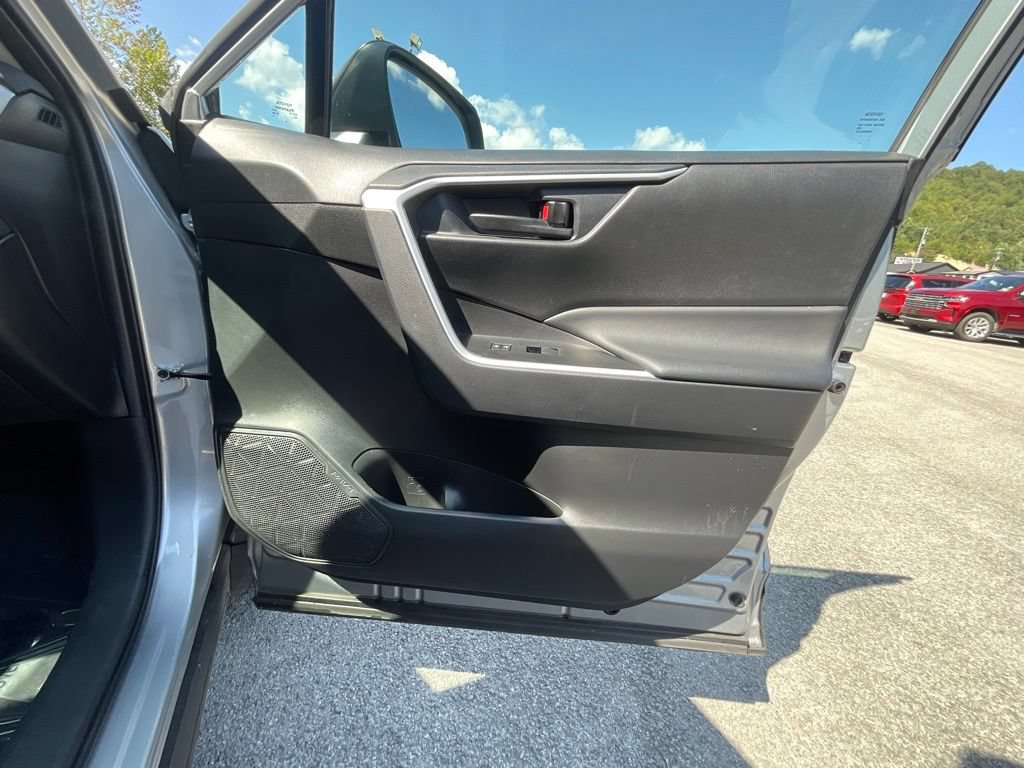 Used 2025 Toyota RAV4 LE FWD image 21