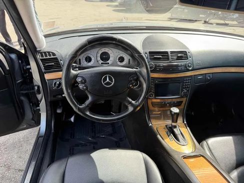 Used 2009 Mercedes-Benz E 350 Sedan image 16