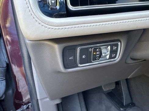 Used 2021 Lincoln Aviator Reserve w/ Elements Package Plus AWD/4WD image 26