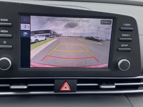 Used 2025 Hyundai Elantra SE FWD image 15