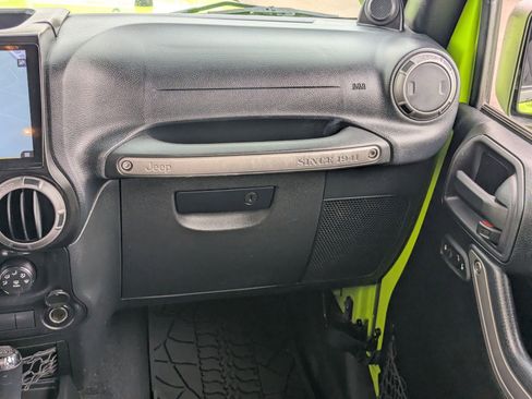 Used 2013 Jeep Wrangler Unlimited Sport image 17