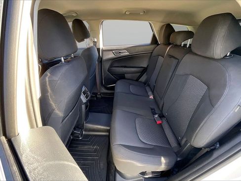 Used 2025 Kia Sportage LX image 21