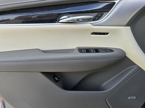 Used 2024 Cadillac XT6 Premium Luxury w/ Technology Package image 14