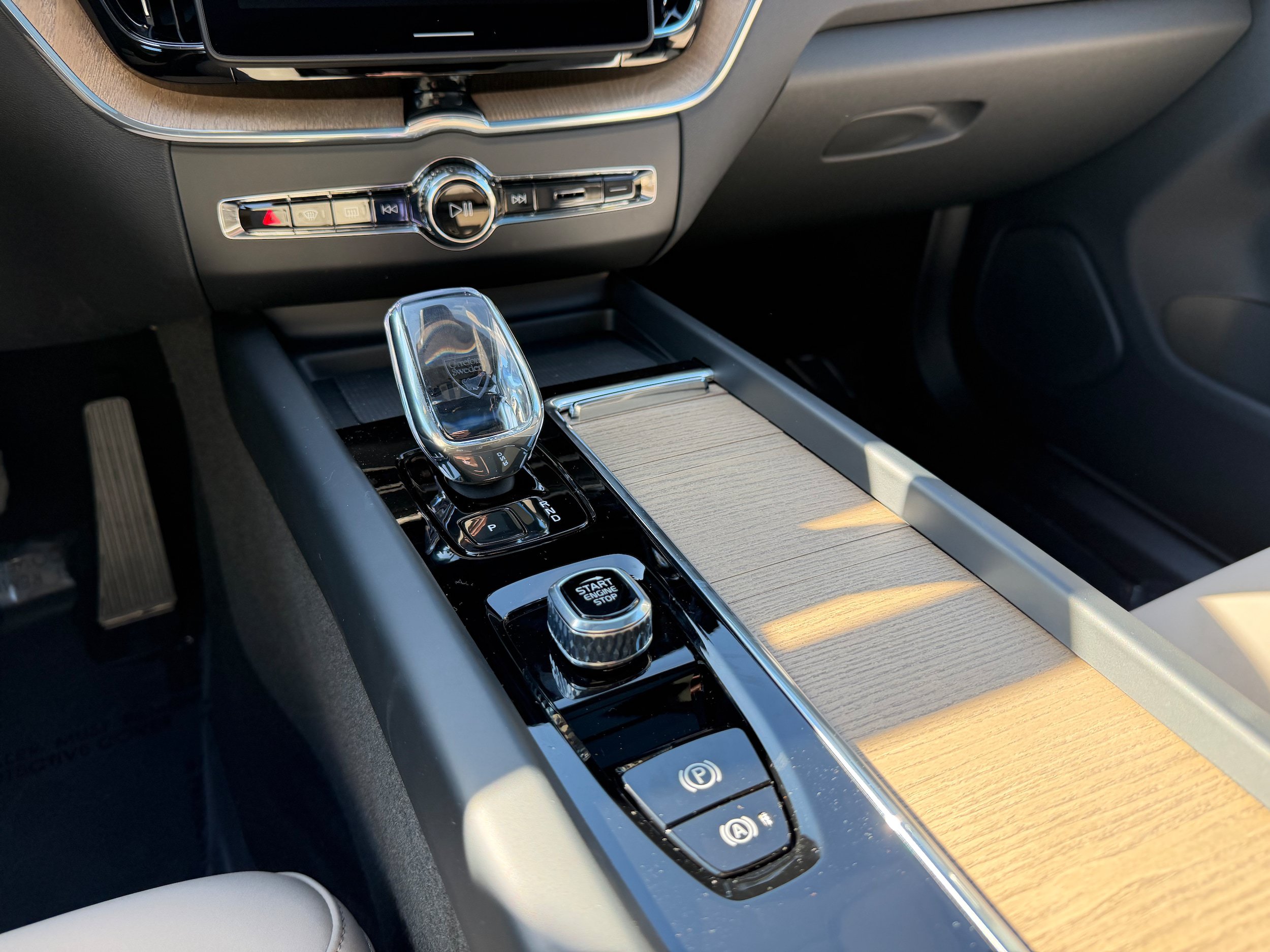 New 2026 Volvo XC60 B5 Plus w/ Protection Package Premier AWD/4WD image 13