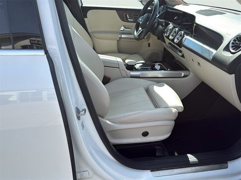 Certified 2023 Mercedes-Benz GLB 250 4MATIC image 22