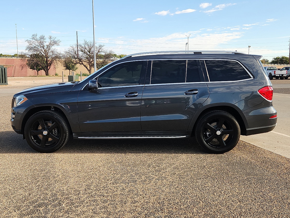 Used 2015 Mercedes-Benz GL 450 4MATIC w/ Lane Tracking Package image 2