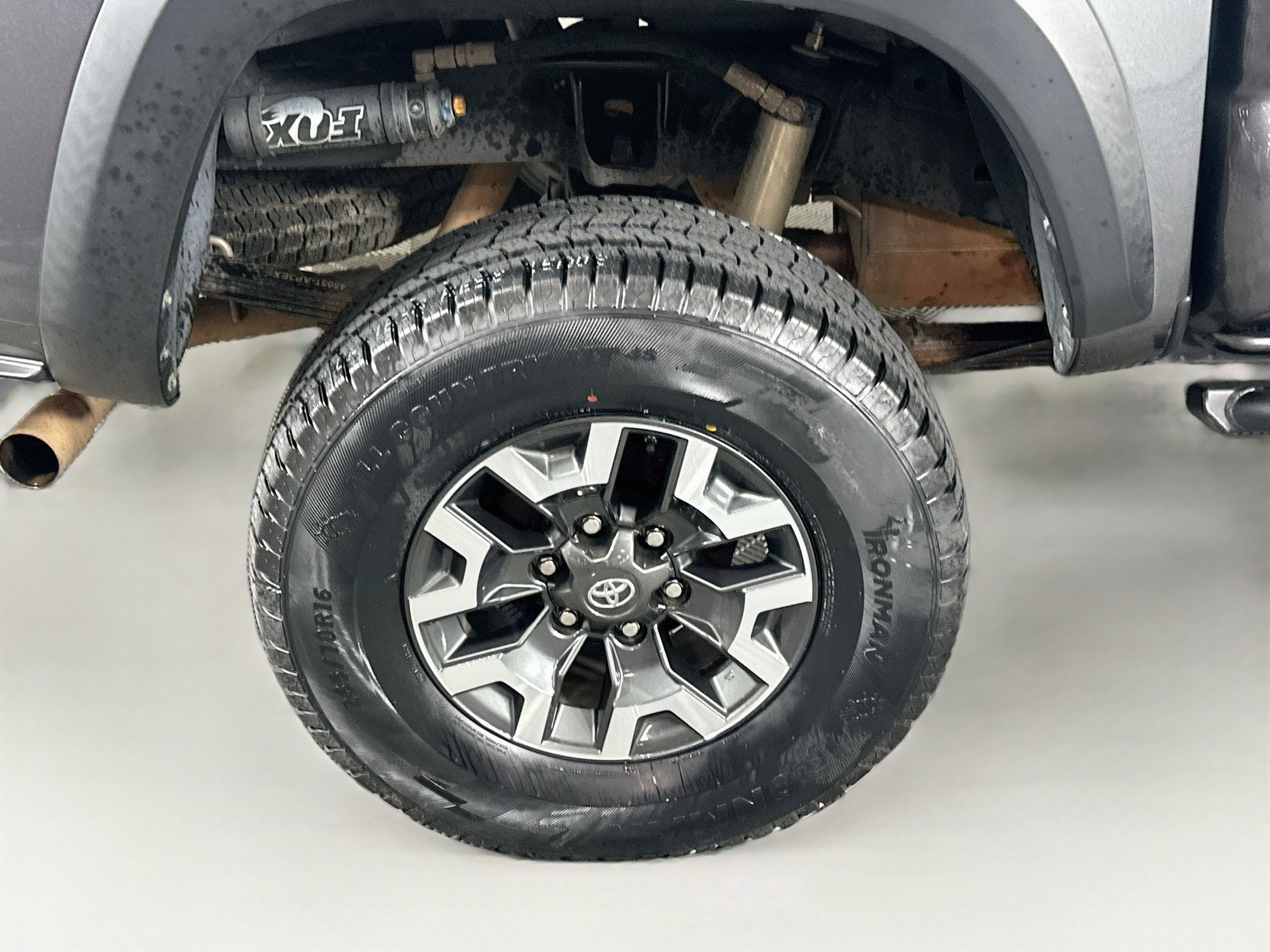Used 2020 Toyota Tacoma TRD Off-Road w/ TRD Premium Off Road Package AWD/4WD image 11