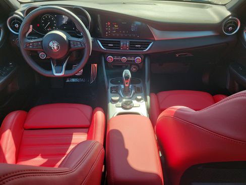 Used 2024 Alfa Romeo Giulia Veloce RWD image 11