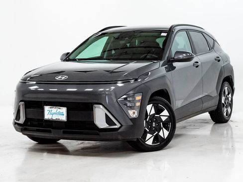 Used 2025 Hyundai Kona SEL FWD image 1