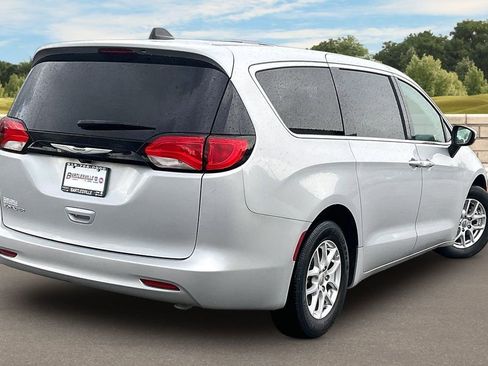 Used 2023 Chrysler Voyager LX FWD image 12