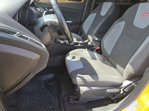 Used 2017 Ford Focus ST FWD image 22