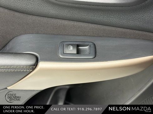 Used 2017 Jeep Cherokee Sport FWD image 32