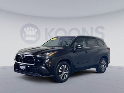 Used 2023 Toyota Highlander XLE