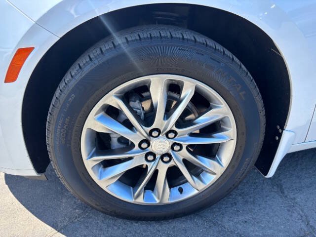 Used 2022 Buick Enclave Avenir w/ Avenir Technology Package AWD/4WD image 11