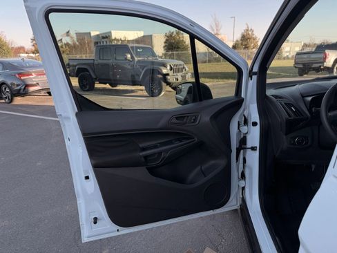 Used 2015 Ford Transit Connect XL image 10