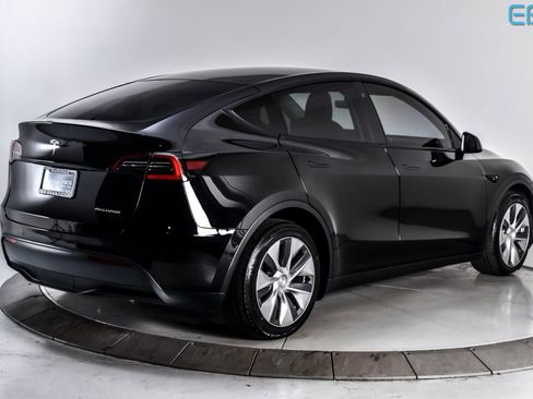 Used 2021 Tesla Model Y Long Range image 6