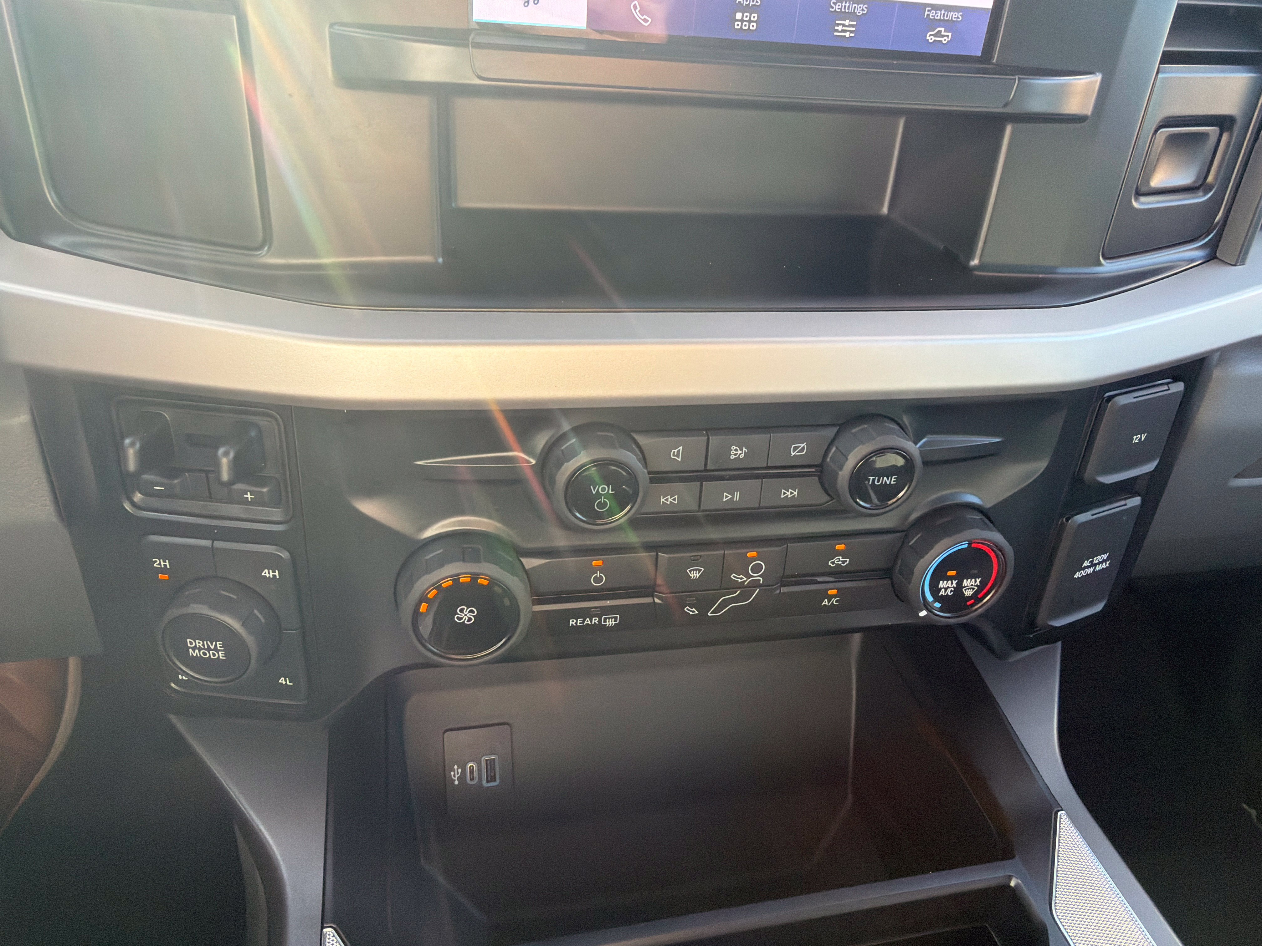 Used 2024 Ford F350 XLT AWD/4WD image 19
