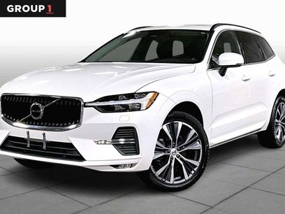 Used 2022 Volvo XC60 B5 Momentum w/ Climate Package