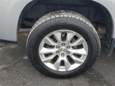 Used 2021 Chevrolet Silverado 1500 Custom image 3