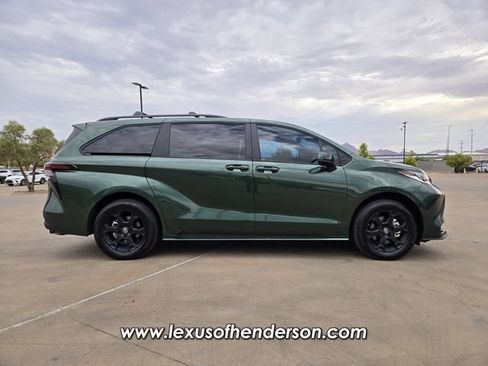 Used 2025 Toyota Sienna XLE Woodland Edition AWD/4WD image 7