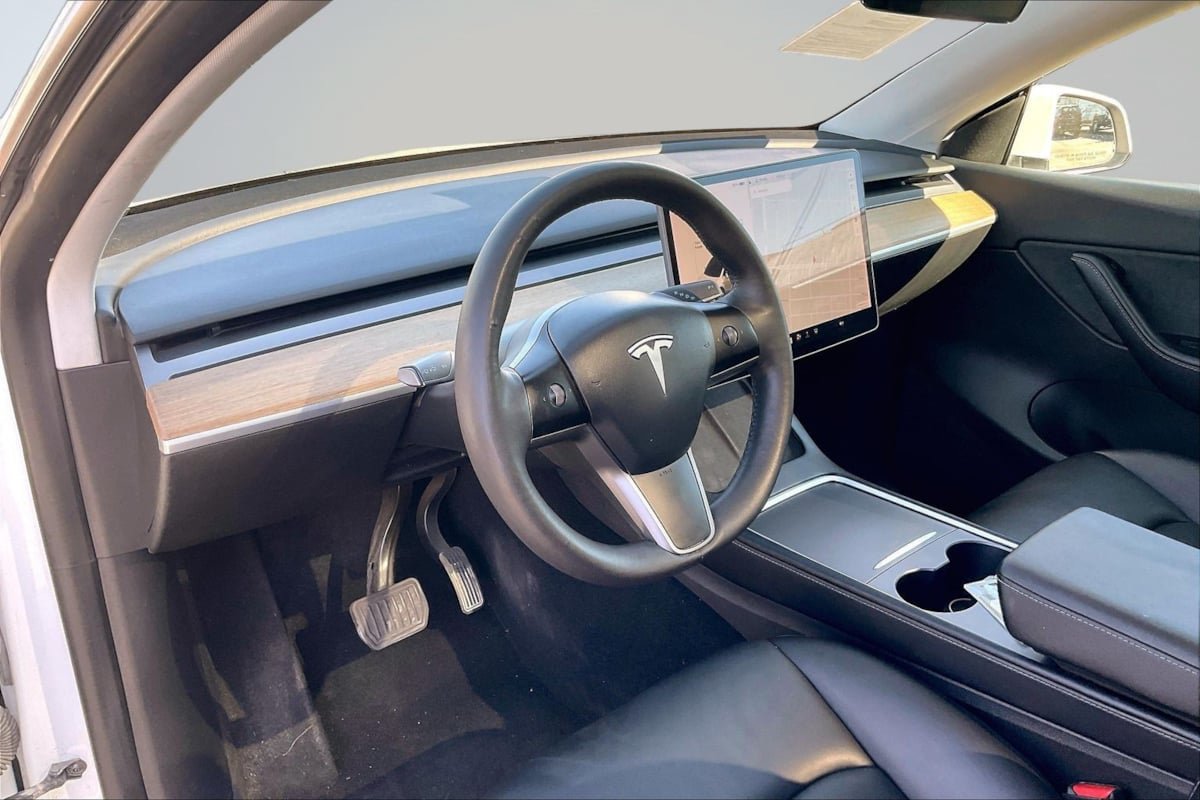 Used 2021 Tesla Model Y Long Range AWD/4WD image 14