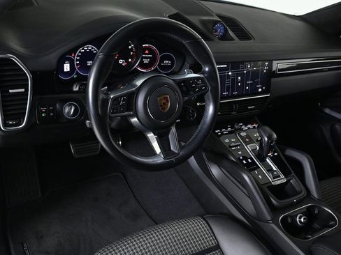 Certified 2023 Porsche Cayenne GTS image 4