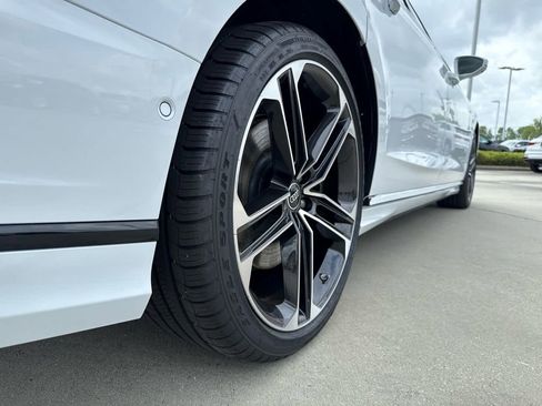 New 2025 Audi A8 L 3.0T image 11