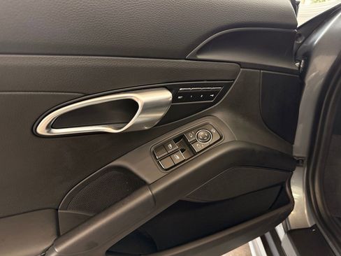 Used 2025 Porsche 718 Cayman S RWD image 31