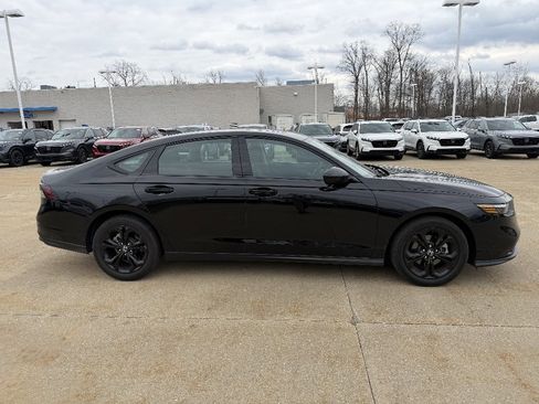 Used 2025 Honda Accord SE image 3