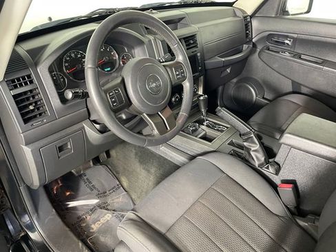 Used 2012 Jeep Liberty Sport w/ Popular Equipment Group AWD/4WD image 3