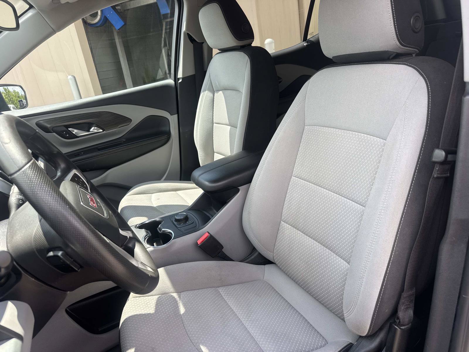 Used 2024 GMC Terrain SLE FWD image 16