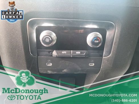 Used 2024 GMC Yukon SLT AWD/4WD image 5