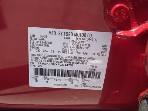 Used 2023 Ford Explorer XLT w/ Equipment Group 202A AWD/4WD image 33