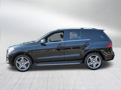 Used 2017 Mercedes-Benz GLE 400 4MATIC image 4