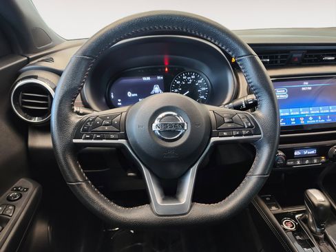 Used 2021 Nissan Kicks SR image 17