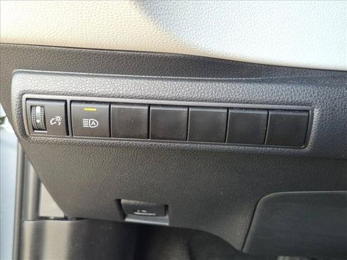 Used 2024 Toyota Corolla SE FWD image 11