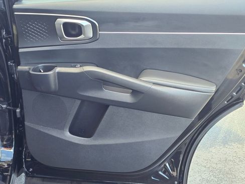 Used 2023 Kia Sorento EX image 27