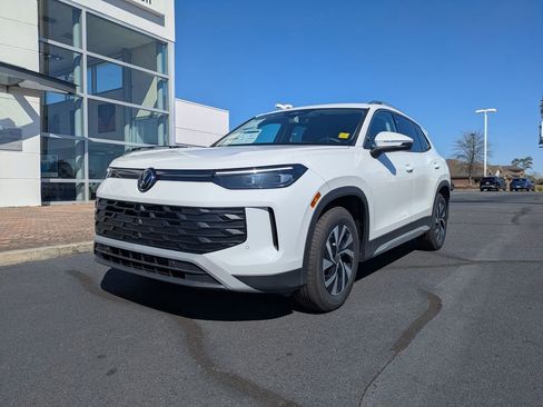 New 2026 Volkswagen Tiguan S FWD image 9
