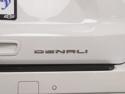 Used 2024 GMC Yukon XL Denali AWD/4WD image 24