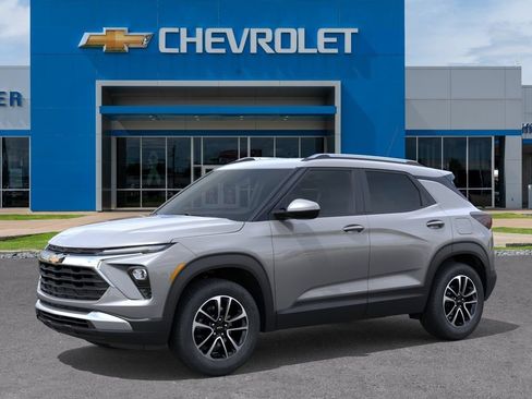 New 2026 Chevrolet TrailBlazer LT w/ LT Cold Weather Package FWD image 2