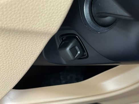 Used 2019 Porsche Cayenne image 12