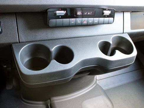 Used 2025 Mercedes-Benz Sprinter 2500 image 18