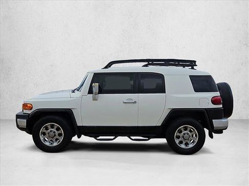 Used 2013 Toyota FJ Cruiser 2WD w/ Convenience Pkg image 9