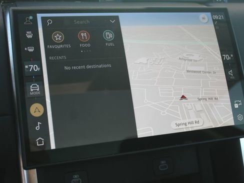 Used 2025 Land Rover Discovery Sport S image 20