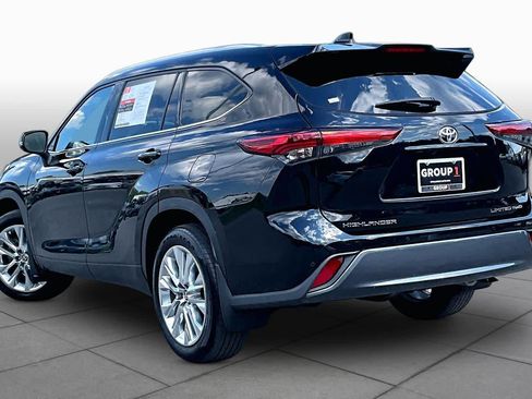 Used 2022 Toyota Highlander Limited AWD/4WD image 12