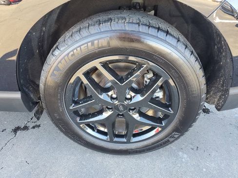 Used 2024 Ford Edge SEL image 33