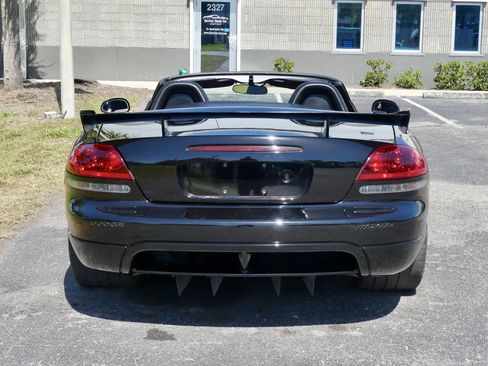 Used 2004 Dodge Viper SRT-10 image 16